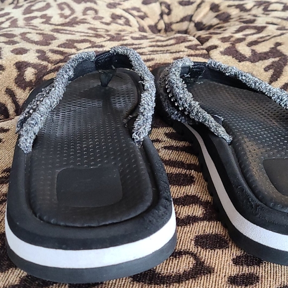 Skechers Sandals - Picture 12 of 12
